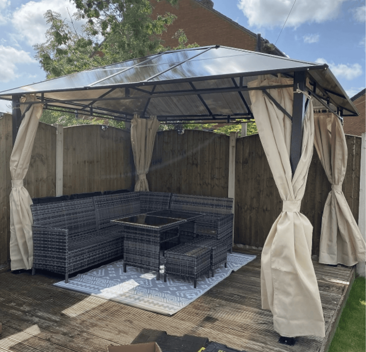 3.6m x 3m Polycarbonate Hardtop Gazebo with Steel Frame – Garden Patio Shelter with Curtains