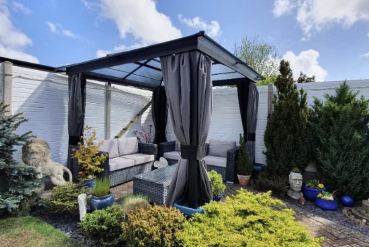 3m x 3m Premium Aluminium Hardtop Gazebo with Polycarbonate Roof, Privacy Curtains & Insect Netting – Dark Grey Garden Pavilion