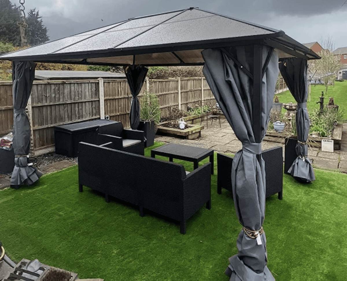 3m x 3m Hardtop Gazebo with Polycarbonate Roof – Aluminium Frame Garden Shelter with Curtains & Mesh Netting