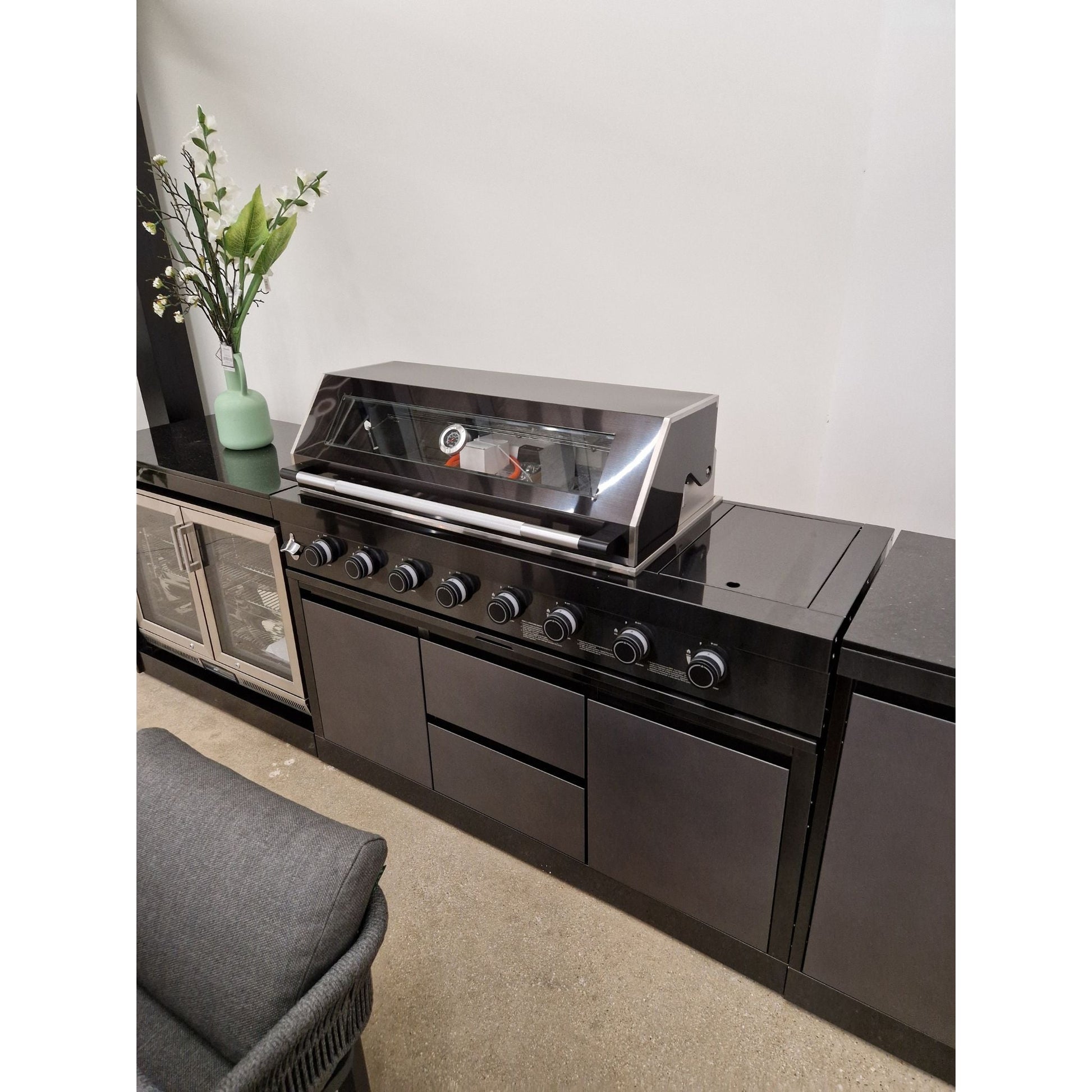 Nova Assado Plus Outdoor Kitchen Side View