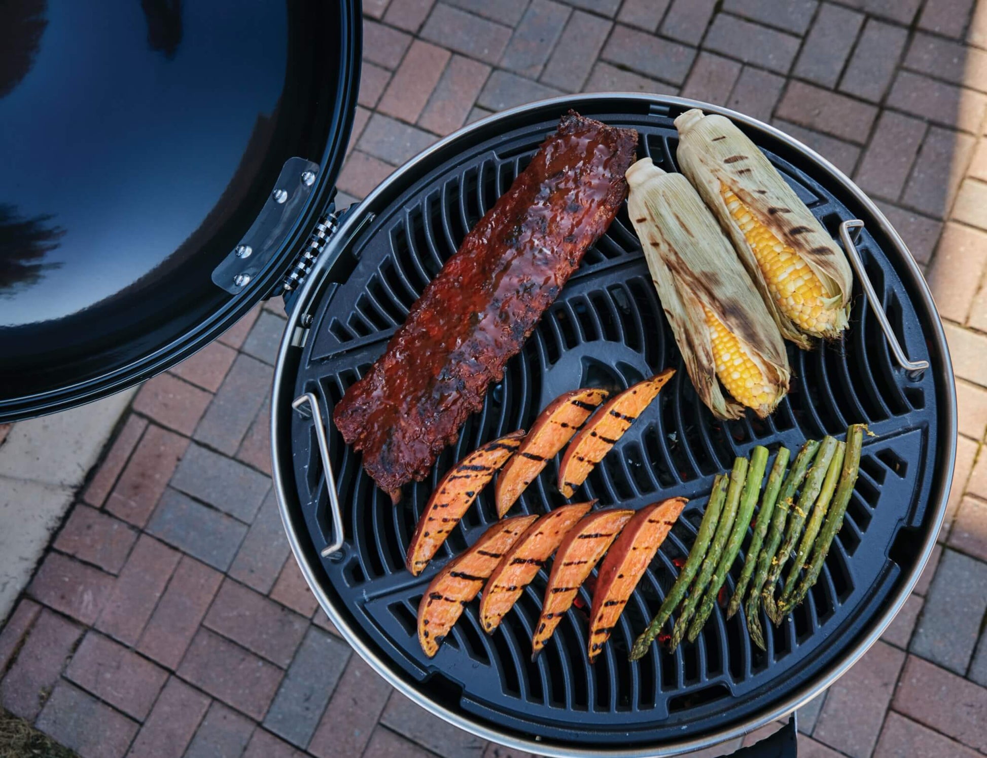 Napoleon Pro 57cm Premium Charcoal Kettle BBQ
