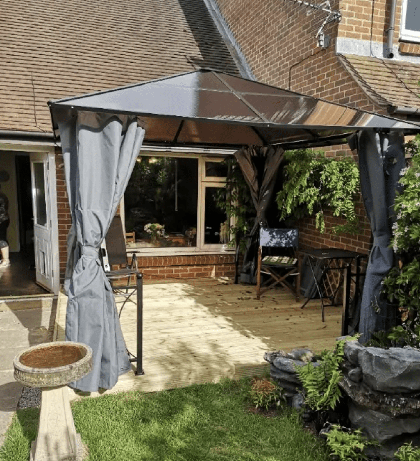 3m x 3m Black Aluminium Hardtop Gazebo with Polycarbonate Roof, Zip Curtains & Insect Netting – Outdoor Garden Shelter Pavilion