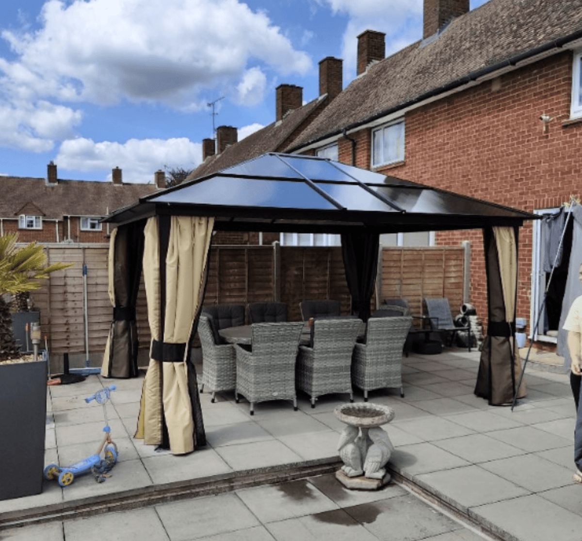 4.2m x 3.6m Aluminium Hardtop Gazebo with Polycarbonate Roof – Garden Pavilion with Curtains & Mosquito Netting
