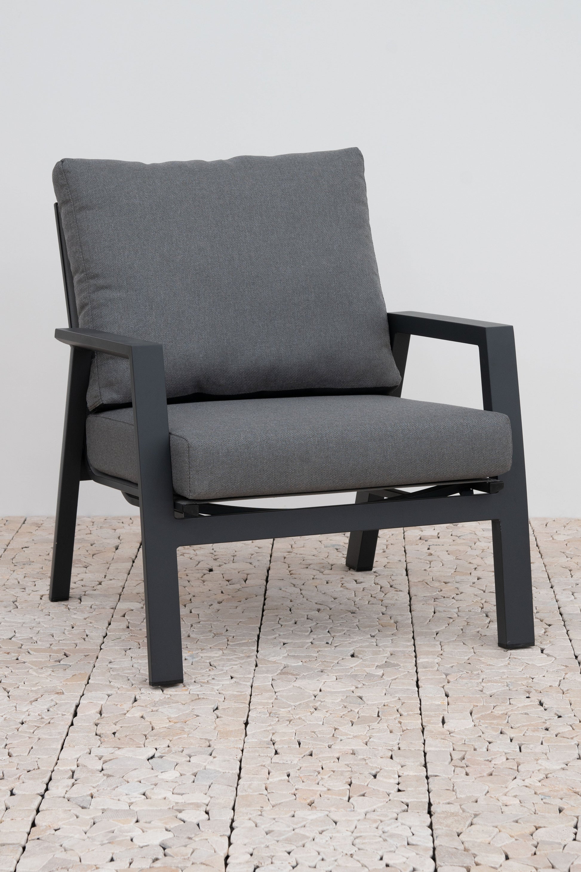 Nova Eleanor side table outdoor