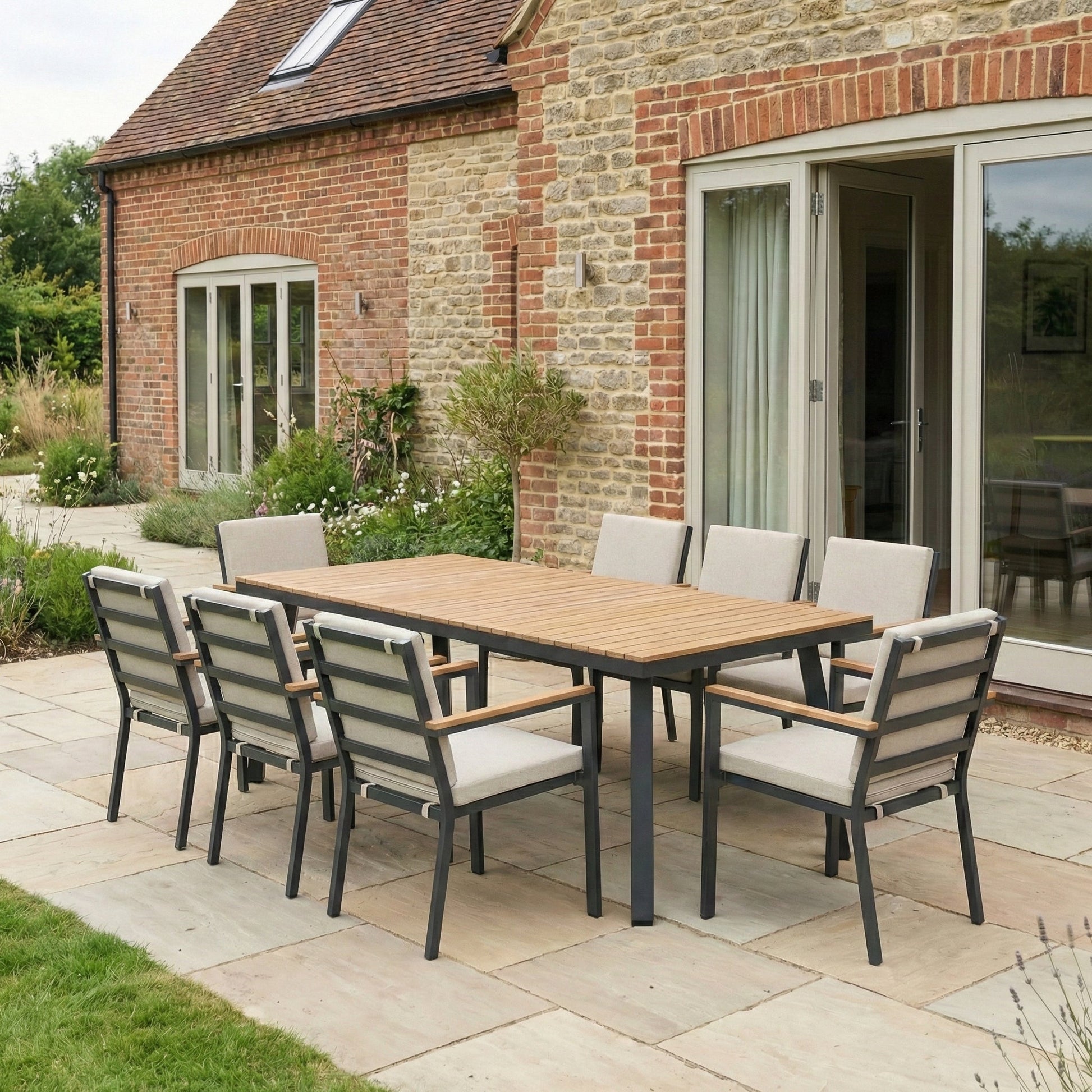 Nova Eleanor side table outdoor